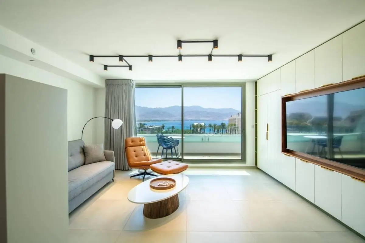 Beach side -Luxury sea View Amazing pool Eilat – holiday apartment in Eilat