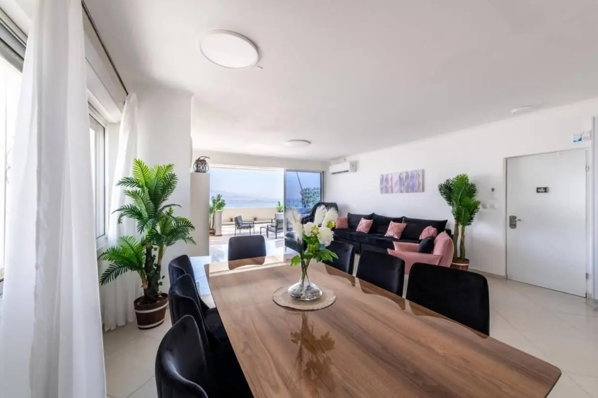 Desert and Sea-penthouse Full Sea view – holiday apartment in Eilat