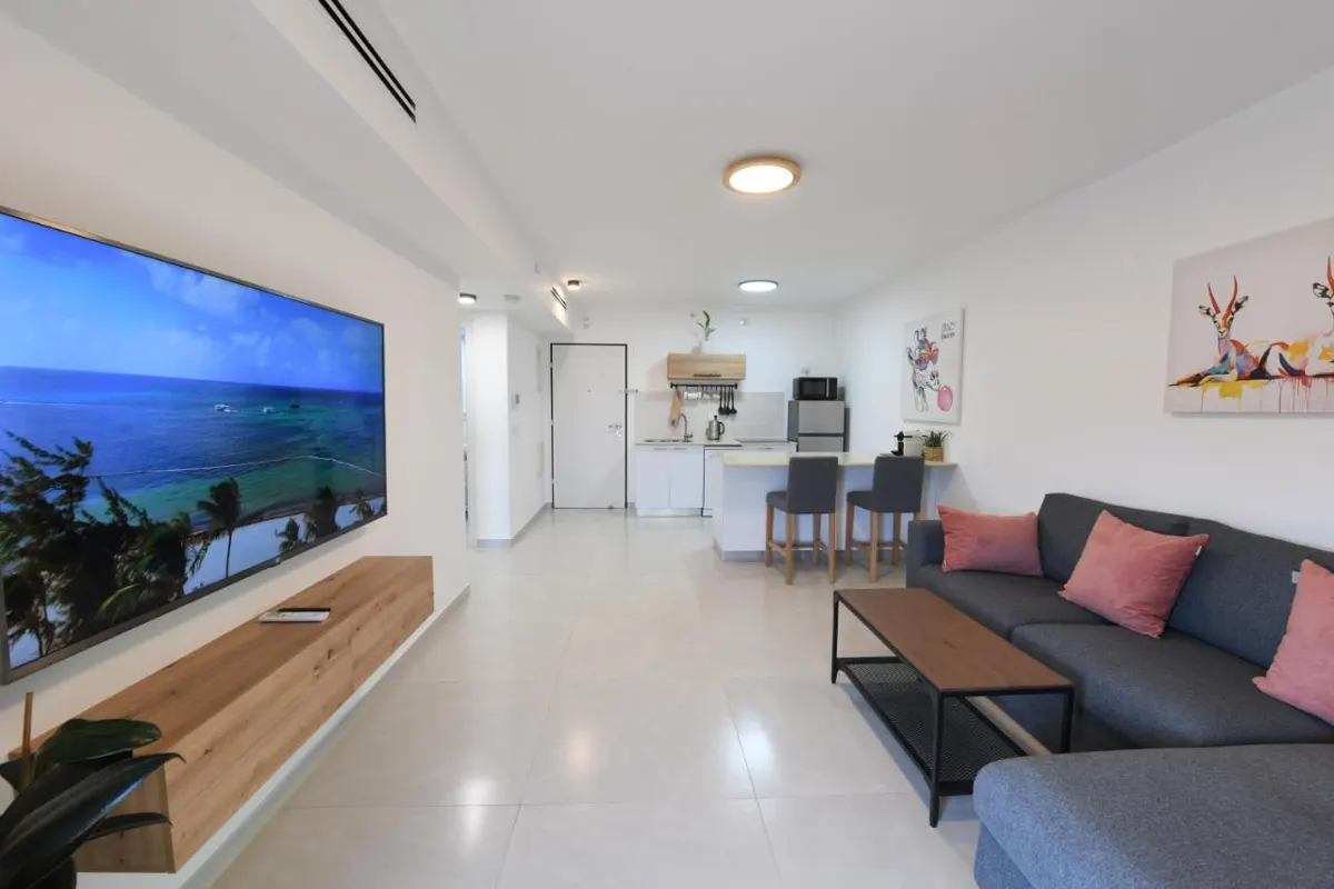 Sunlight-City Center & Sea View – holiday apartment in Eilat