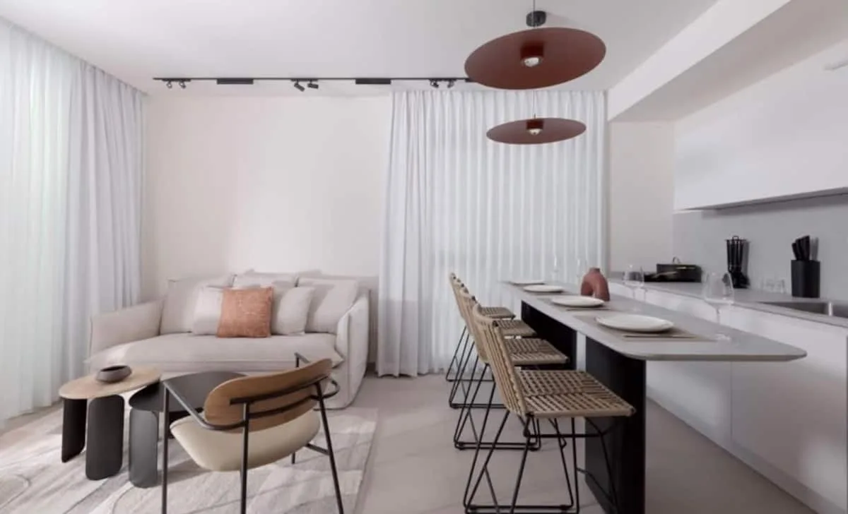Luxury Suite Ursula 42° | Balcony overlooking the pool – holiday apartment in Eilat